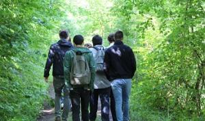 Groupe de jeune en randonnée
