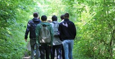 Groupe de jeune en randonnée